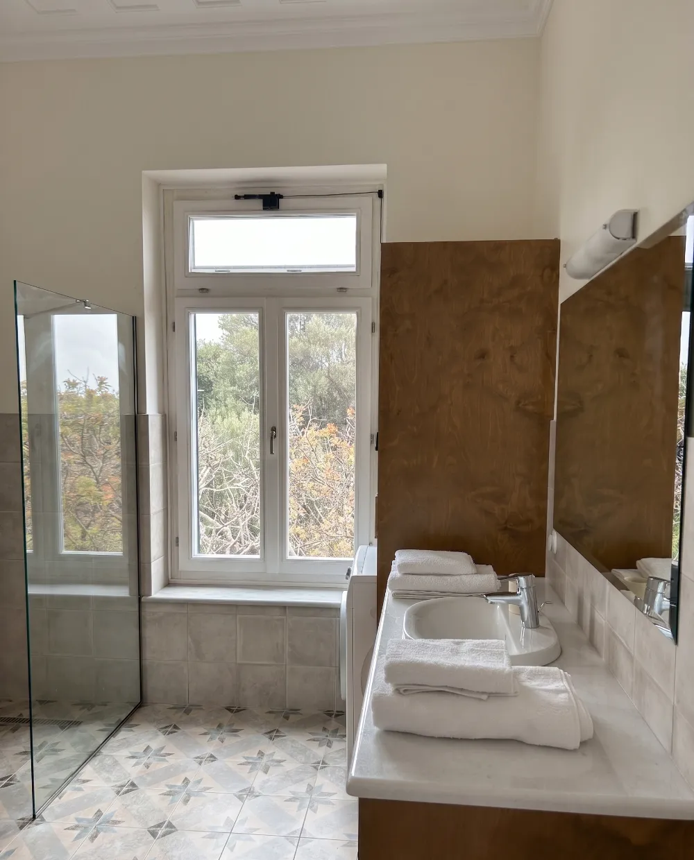 Villa Notos — bathroom